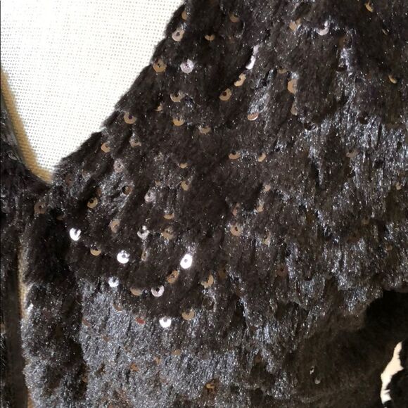 Romeo & Juliet Black Sequin and Faux Fur Cardigan - Picture 2 of 5